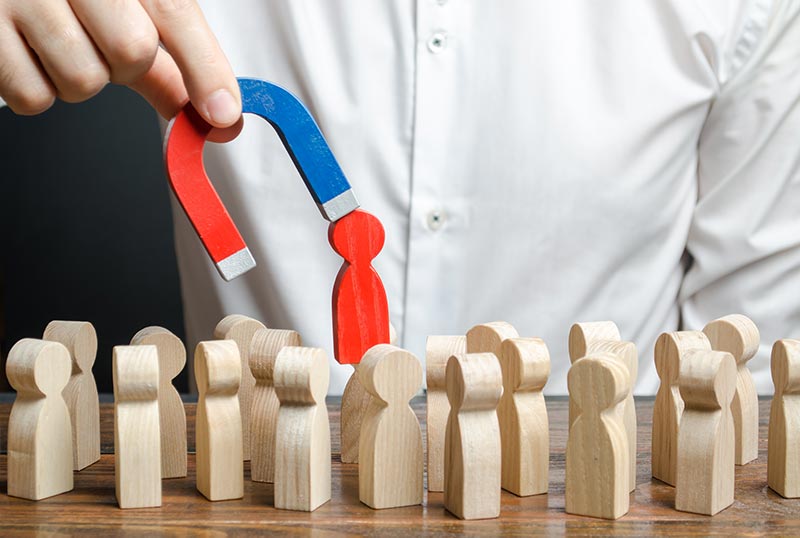 businessman-pulls-out-toxic-figure-from-crowd